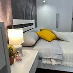 Apartment на 5 фонтана парк перемоги аркадія море в пішій доступності